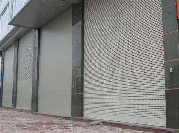 Các bước lắp đặt cửa cuốn tấm liền chuyên nghiệp